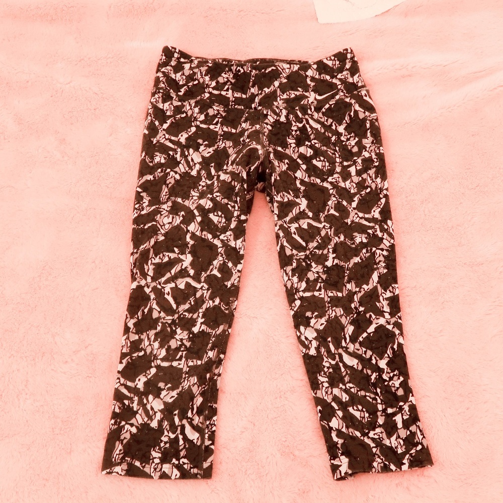 Nike Dri-Fit cropped leggings